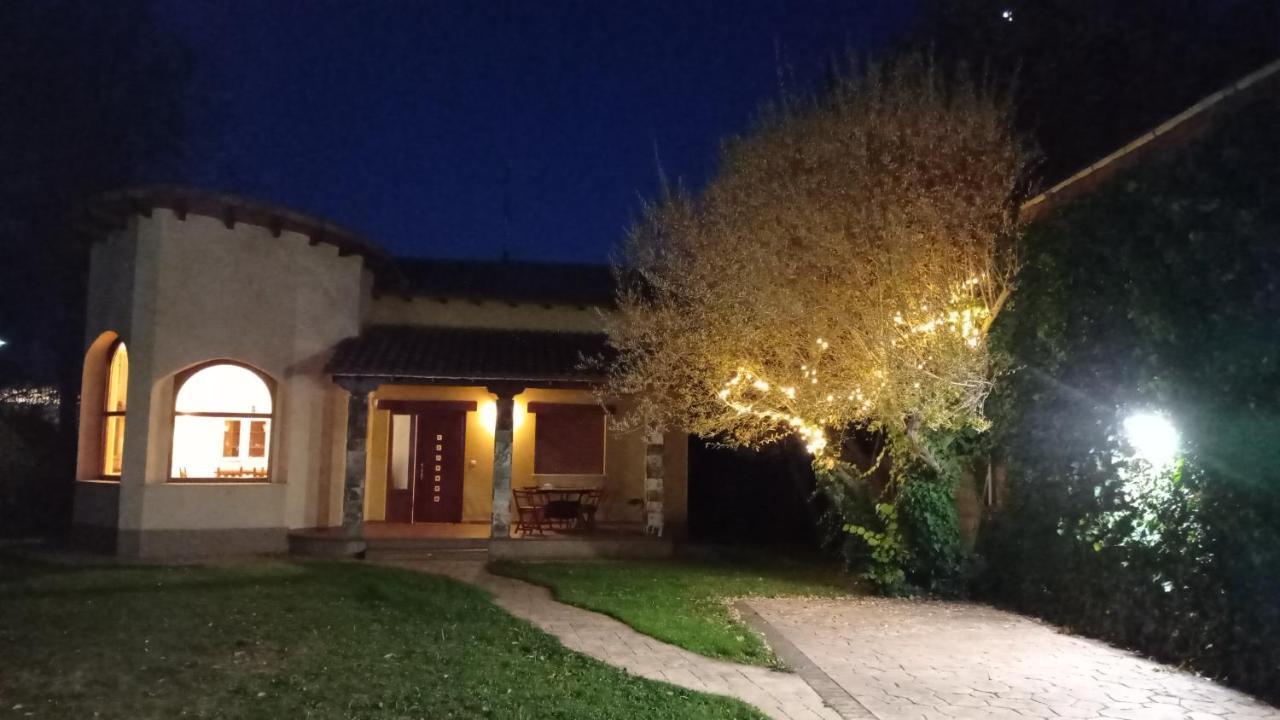Villa La Cuquina Villaturiel Exterior foto